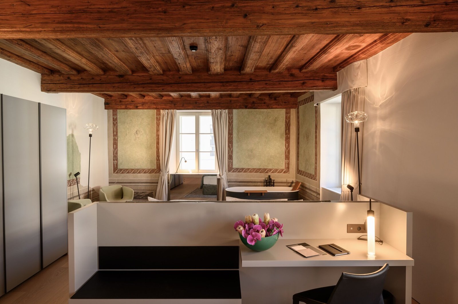 Zlata Ladjica, rooms