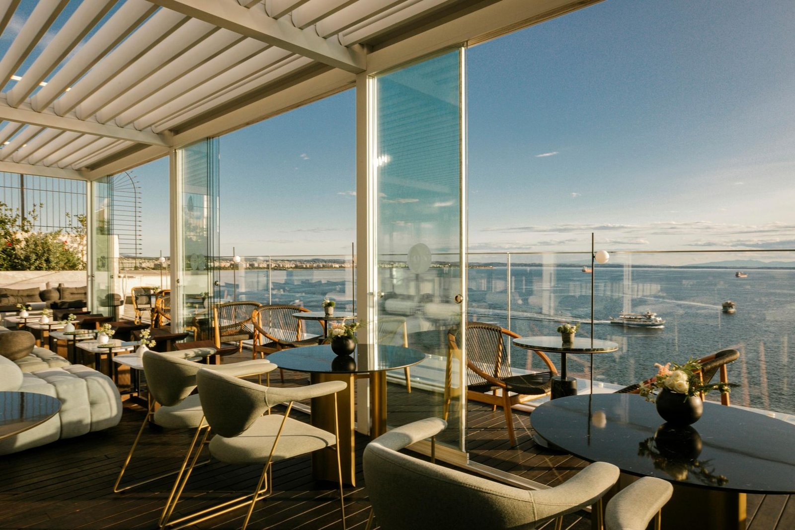 ON Residence, eat & drink