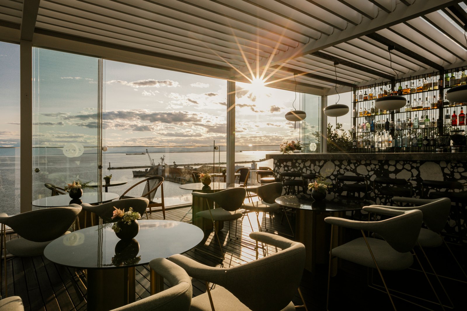 ON Residence, eat & drink