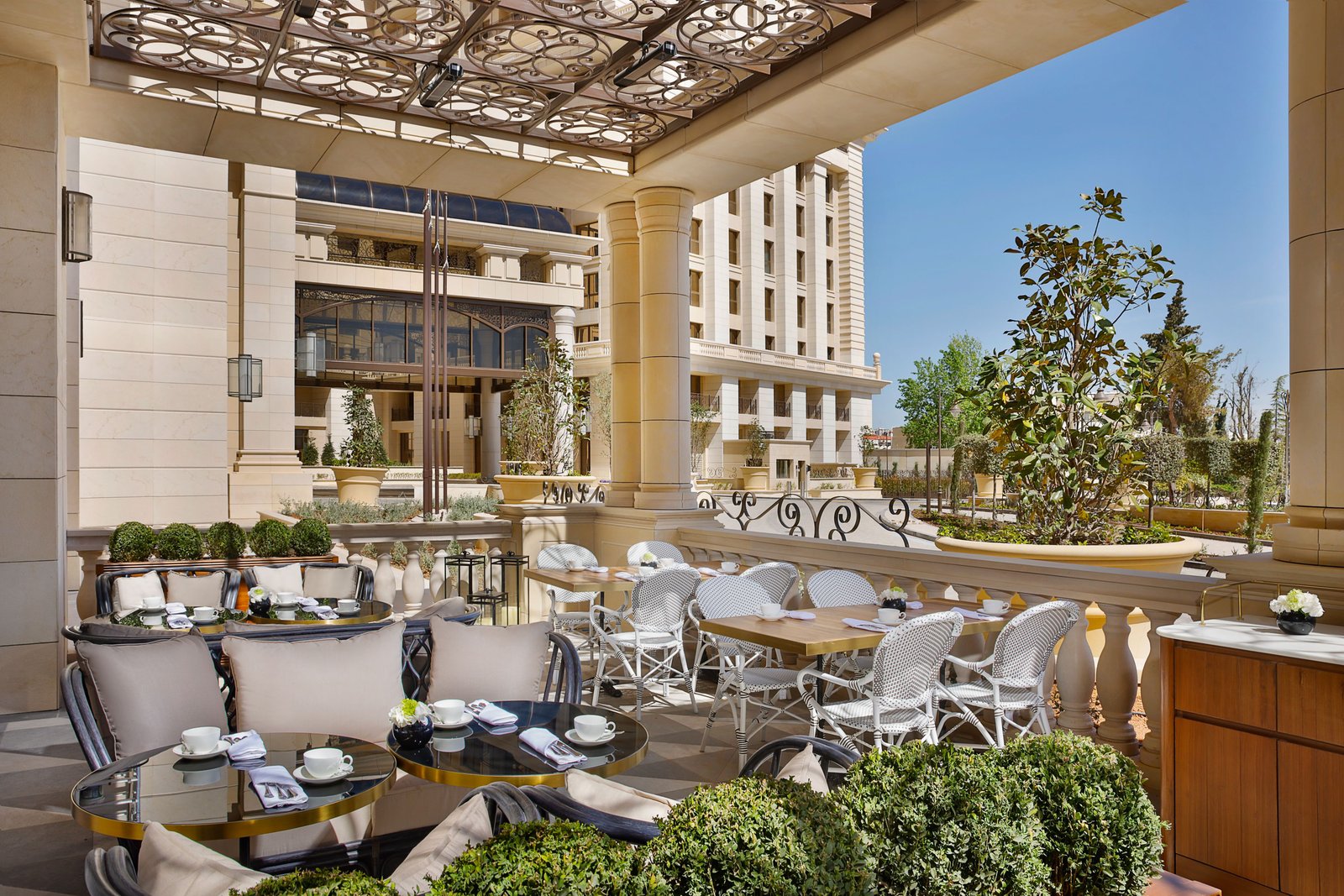 The Ritz-Carlton, Amman, eat & drink