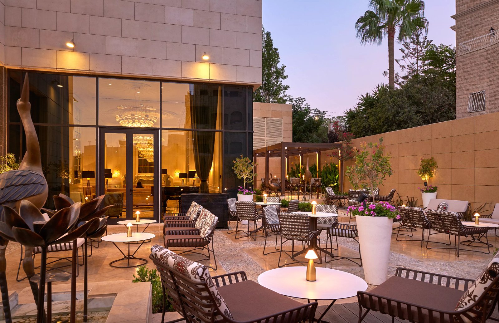 Fairmont Amman, vibe