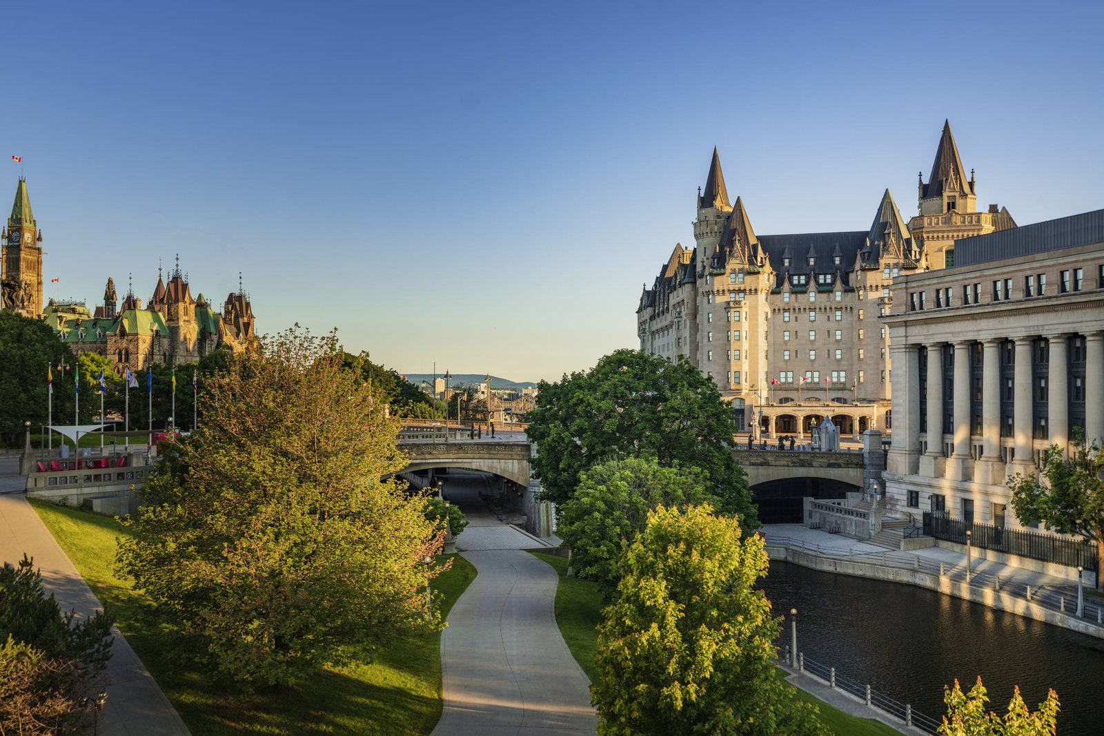 Fairmont Château Laurier, backstory