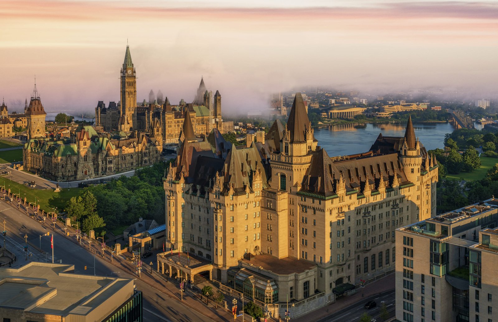 Fairmont Château Laurier, backstory