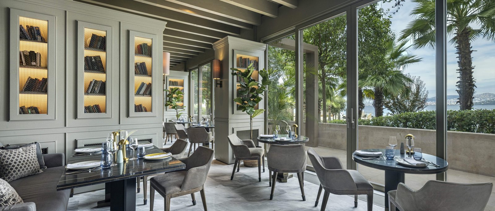 Princes' Palace Resort, eat & drink