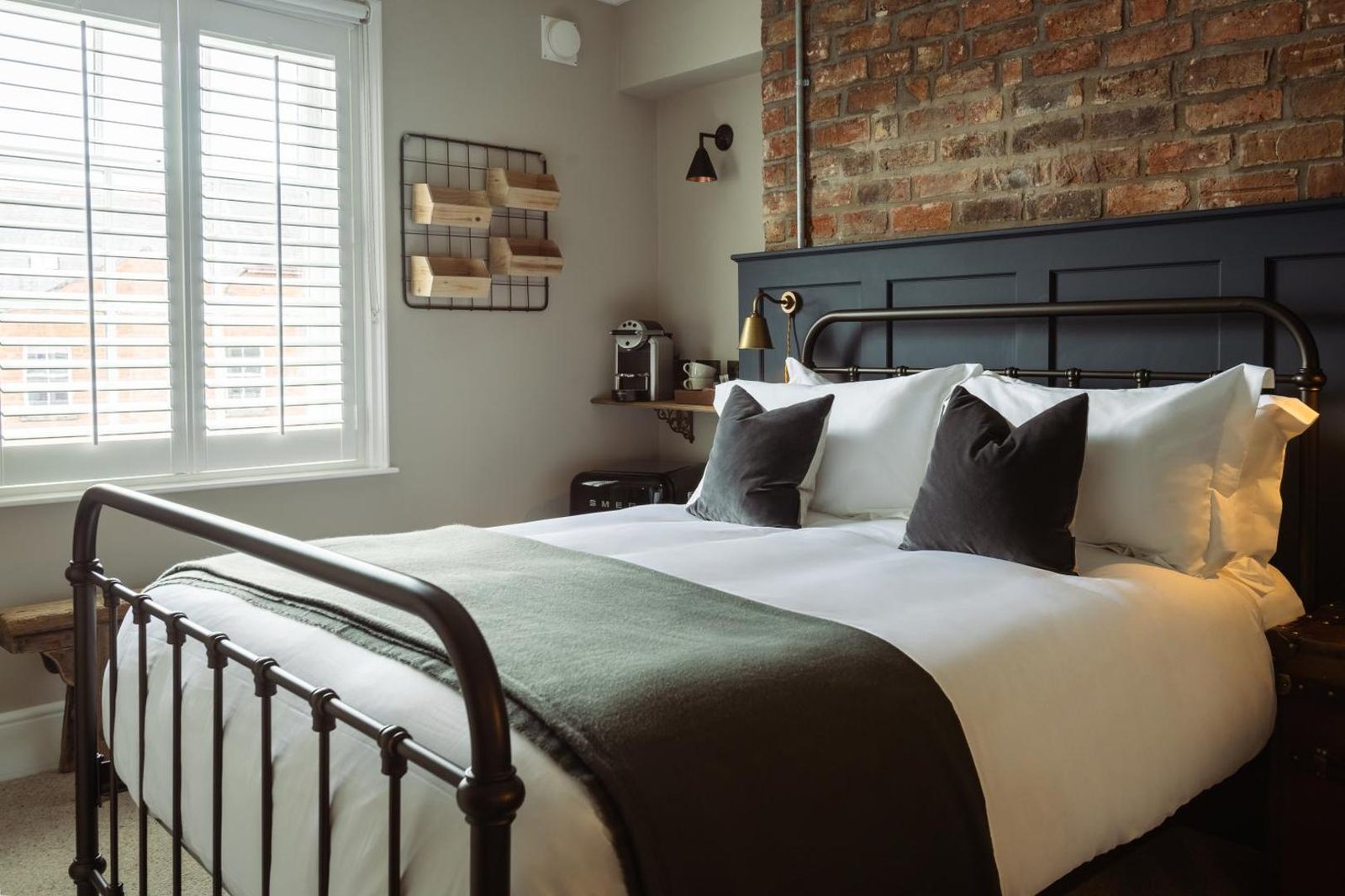Regency House, rooms