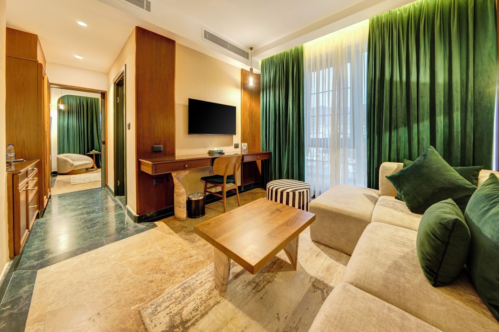 Bratus Hotel, rooms