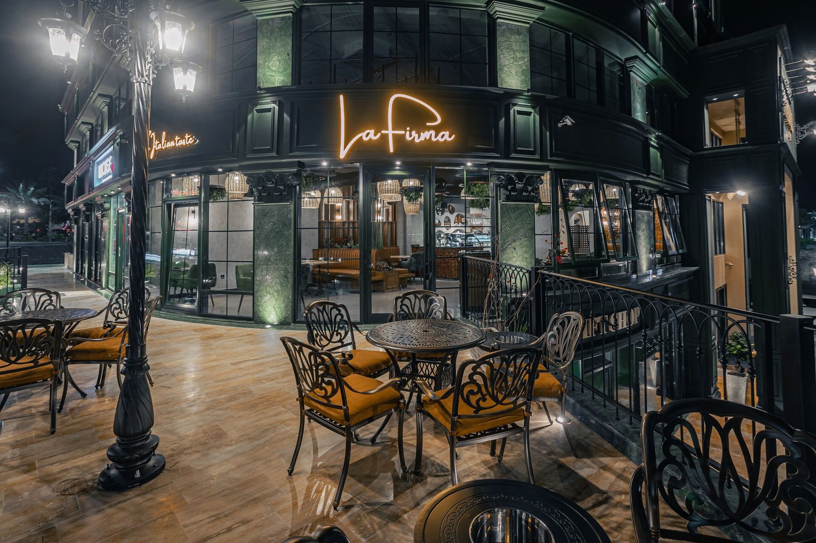 Bratus Hotel, eat & drink