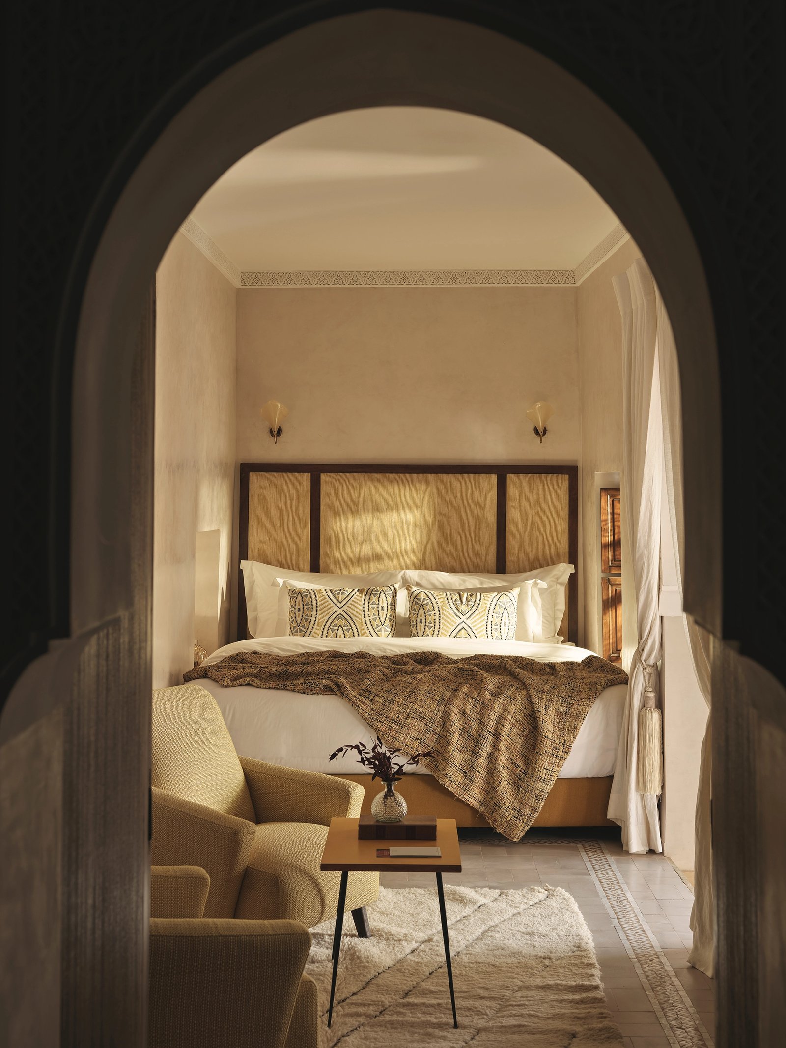 IZZA, rooms