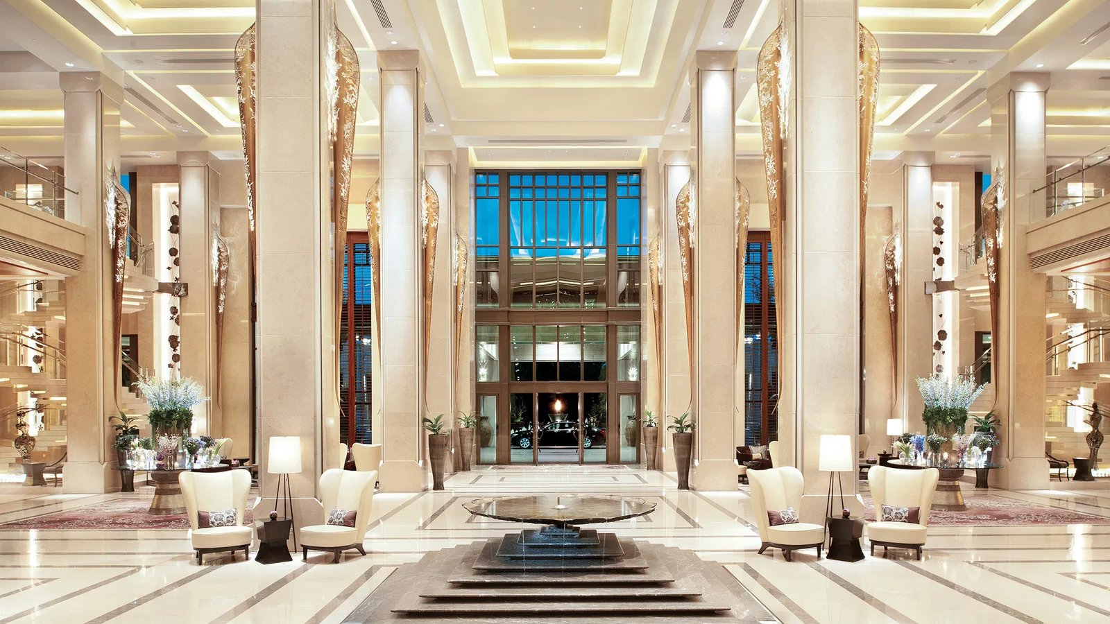 Siam Kempinski Hotel Bangkok — vibe