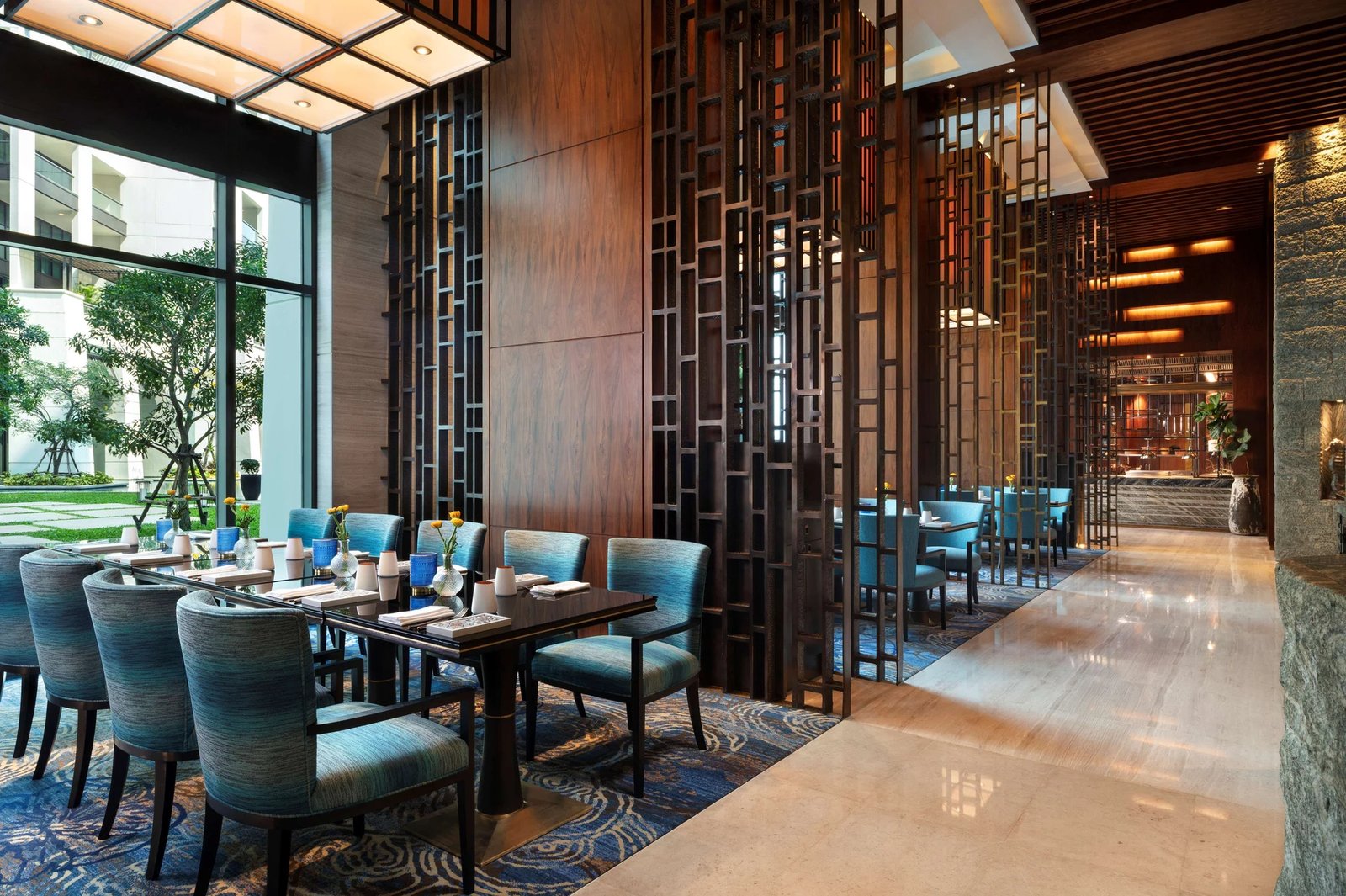 Siam Kempinski Hotel Bangkok — vibe