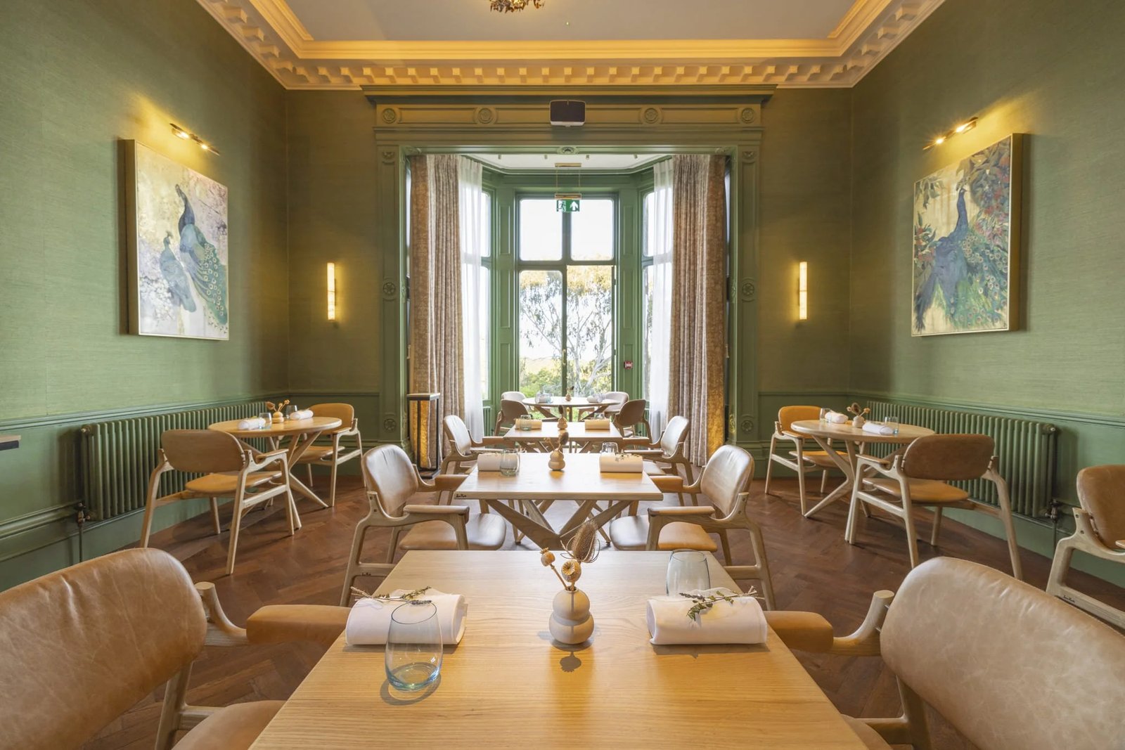 Leonardslee House, restaurant interlude