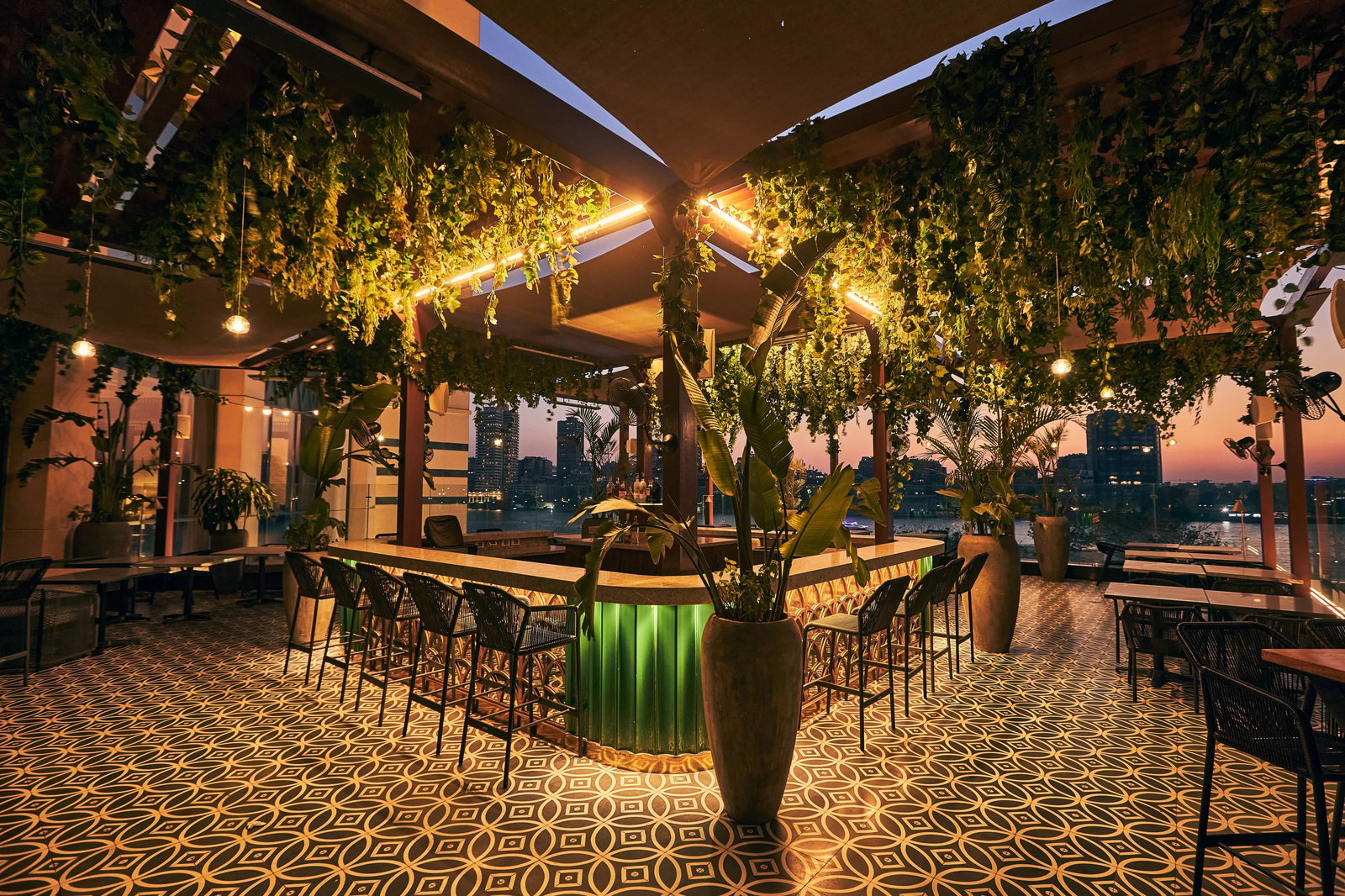 Fairmont Nile City Hotel, eat & drink