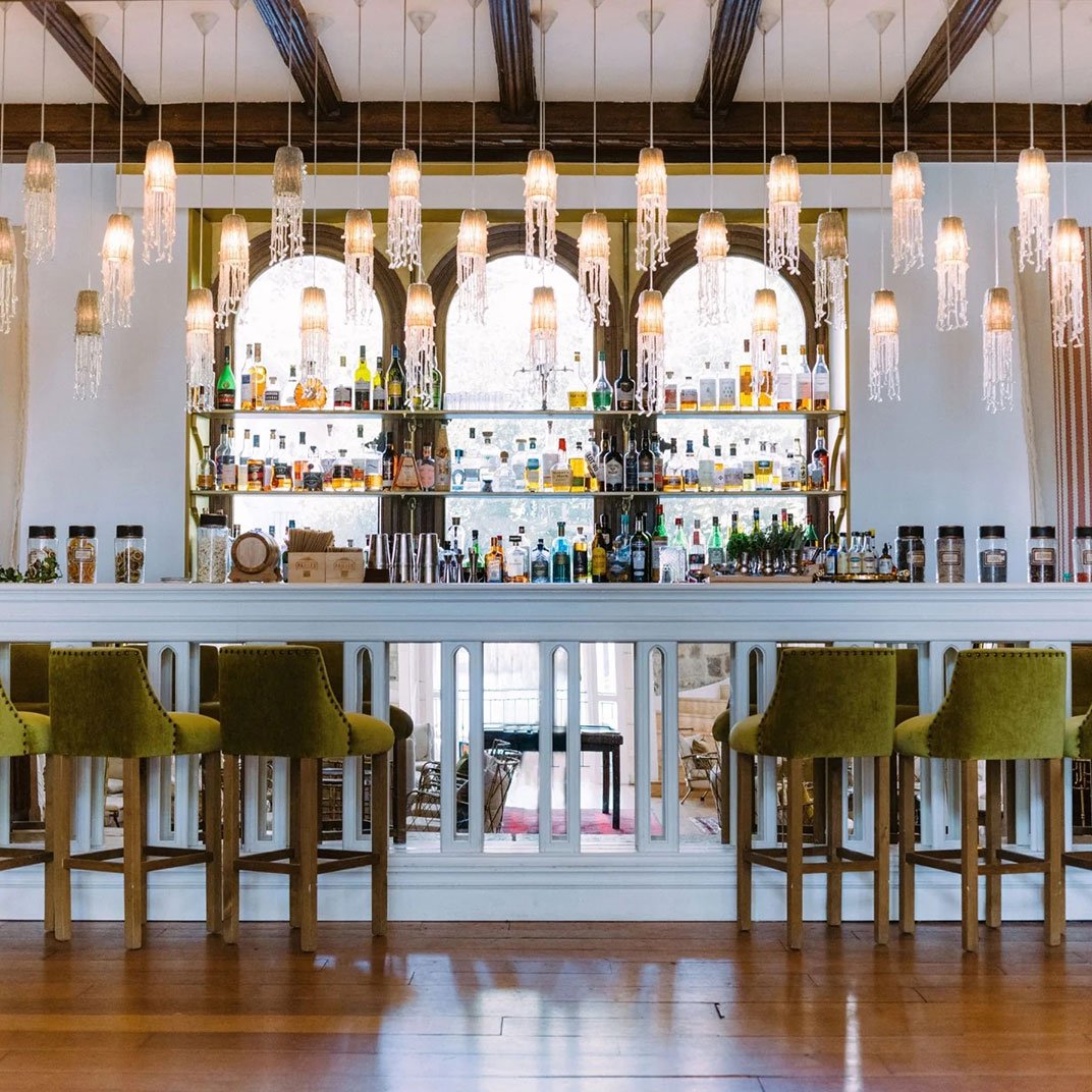 Brindos, Lac & Château, eat & drink