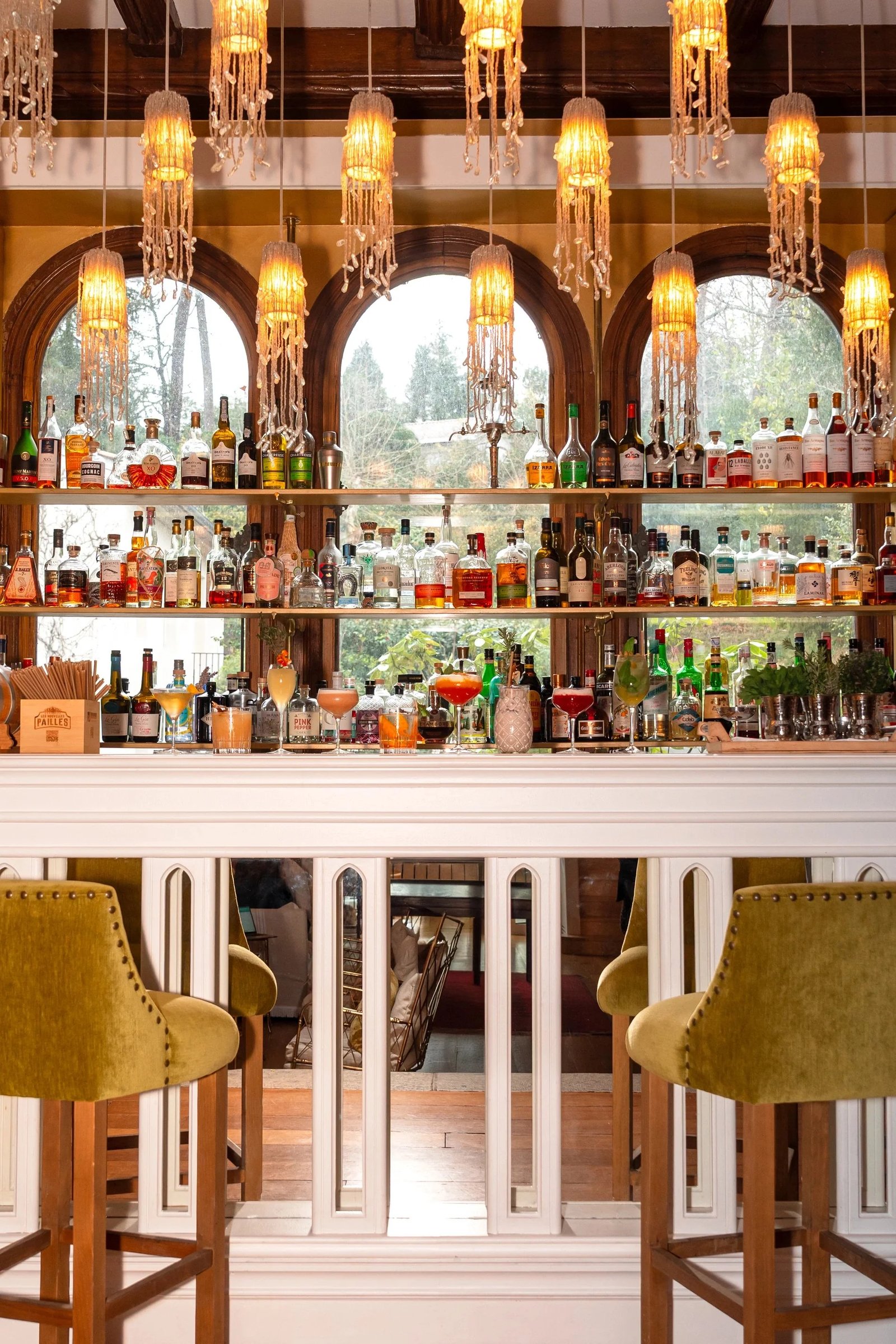 Brindos, Lac & Château, eat & drink