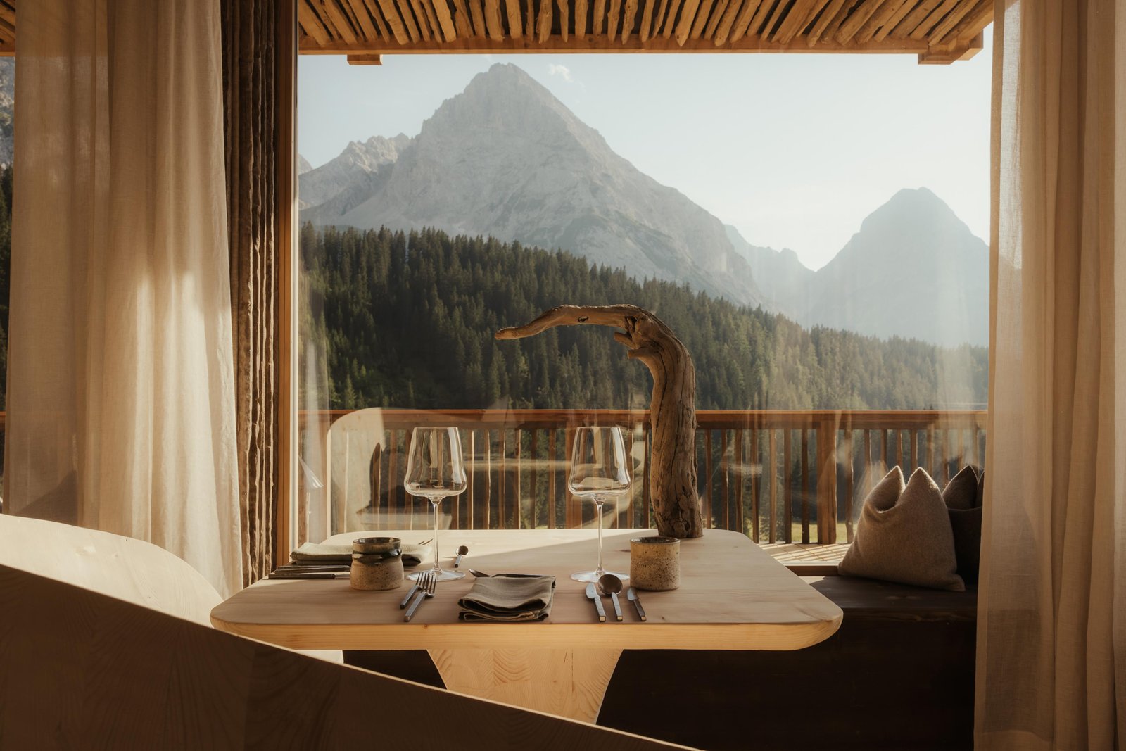 Eriro Alpine Hide, at the table