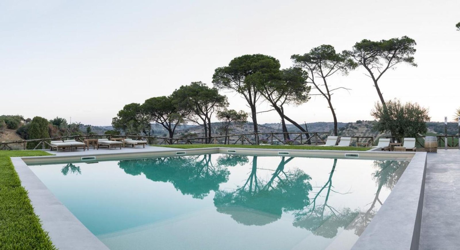 Feudi del Pisciotto Wine Relais, the pool