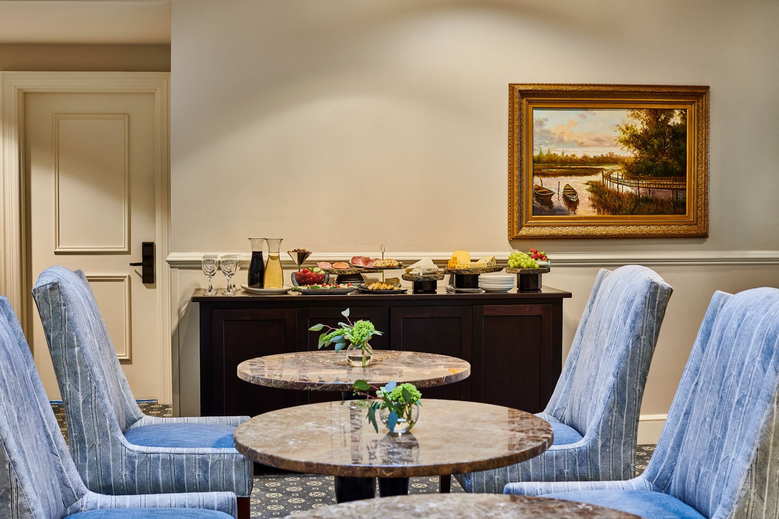 HarbourView Inn, eat & drink