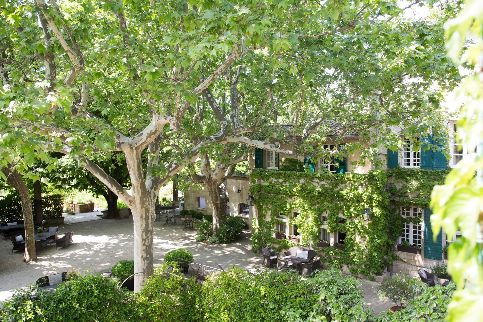 Hôtel Le Prieuré Baumanière, backstory