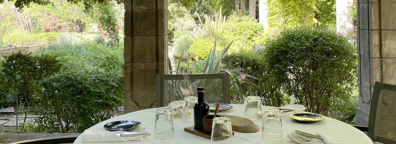 Hôtel Le Prieuré Baumanière, eat & drink