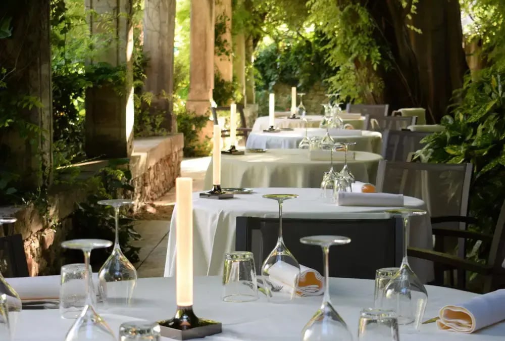 Hôtel Le Prieuré Baumanière, eat & drink
