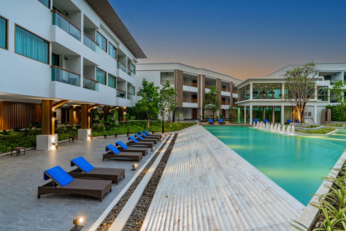 Bella Nara Phuket Naiyang Beach — vibe