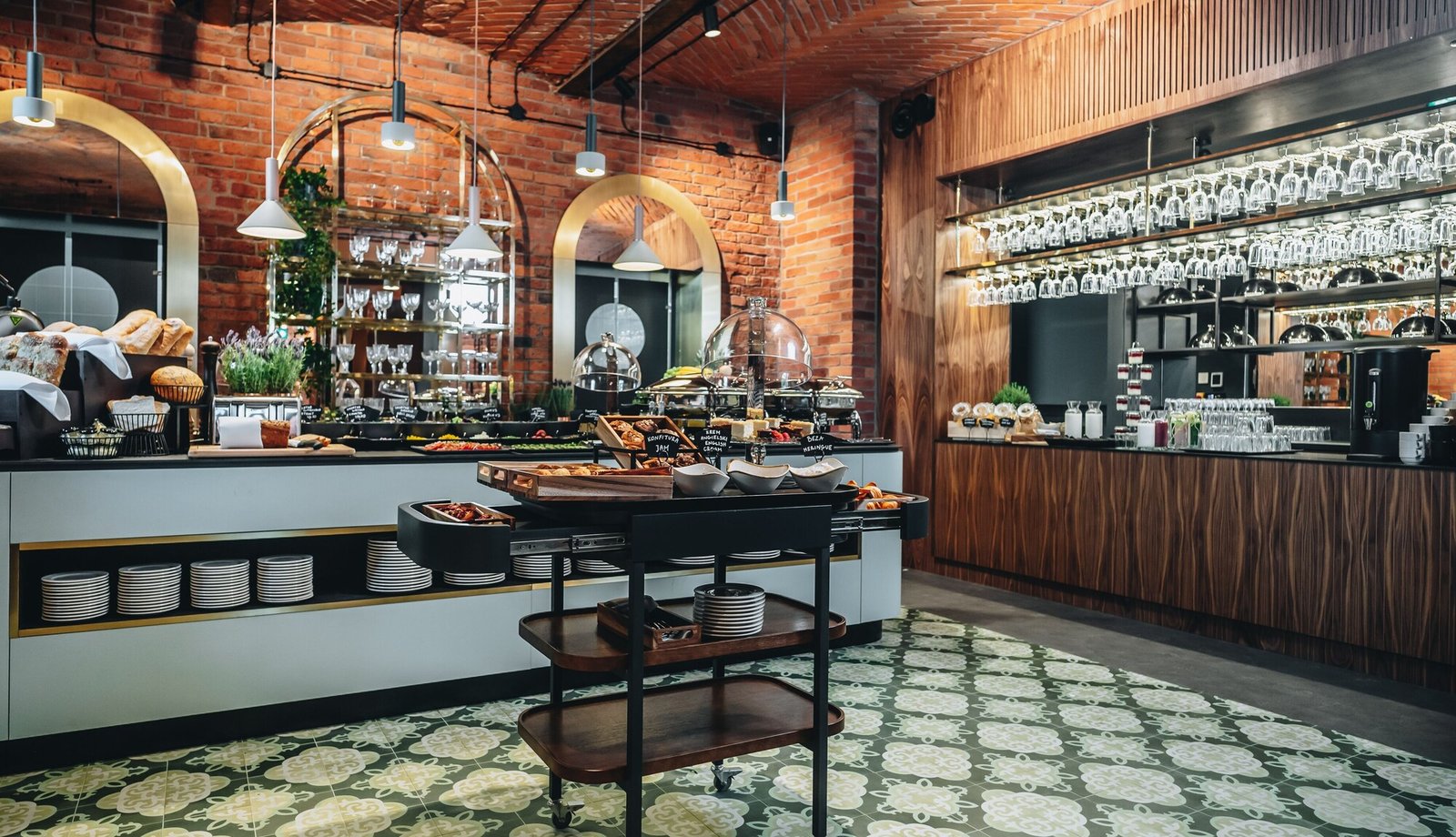Hotel Altus Palace, eat & drink