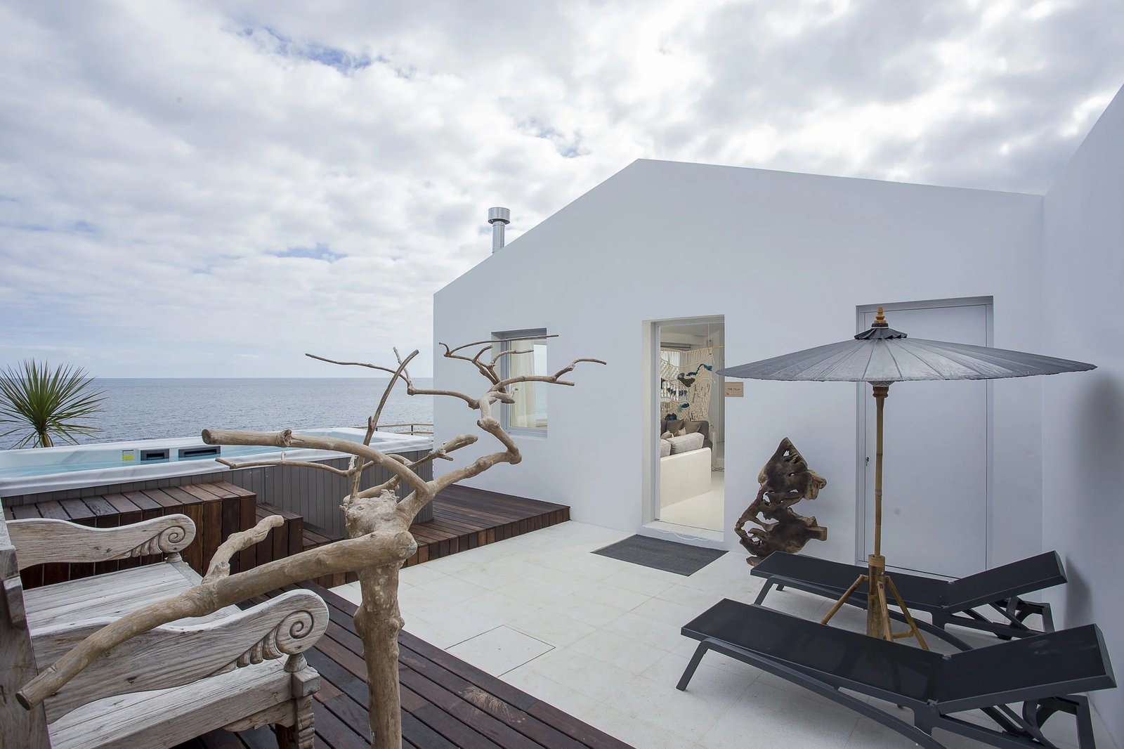 White Exclusive Suites & Villas