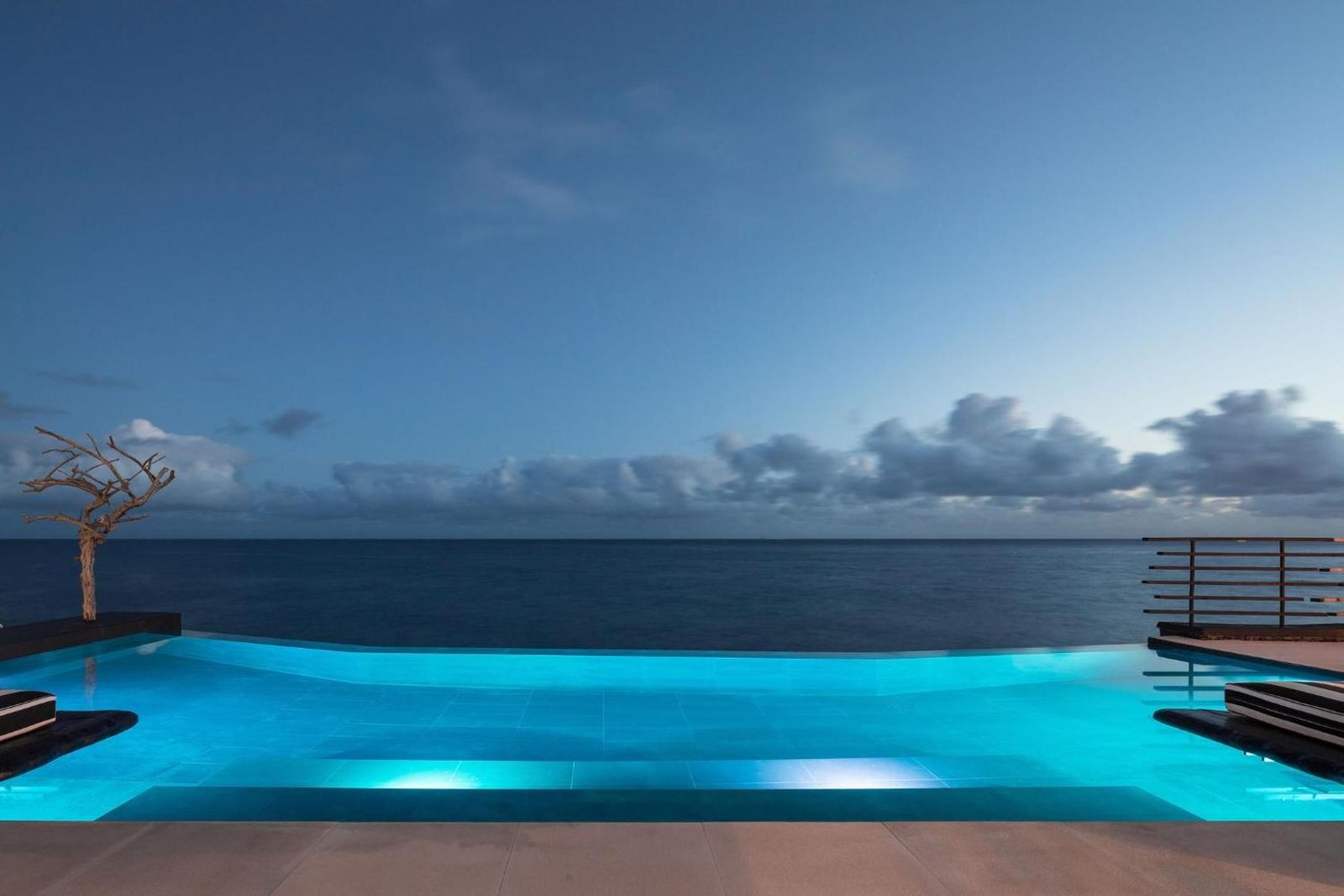 White Exclusive Suites & Villas