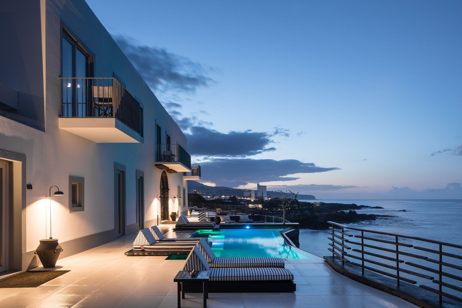 White Exclusive Suites & Villas