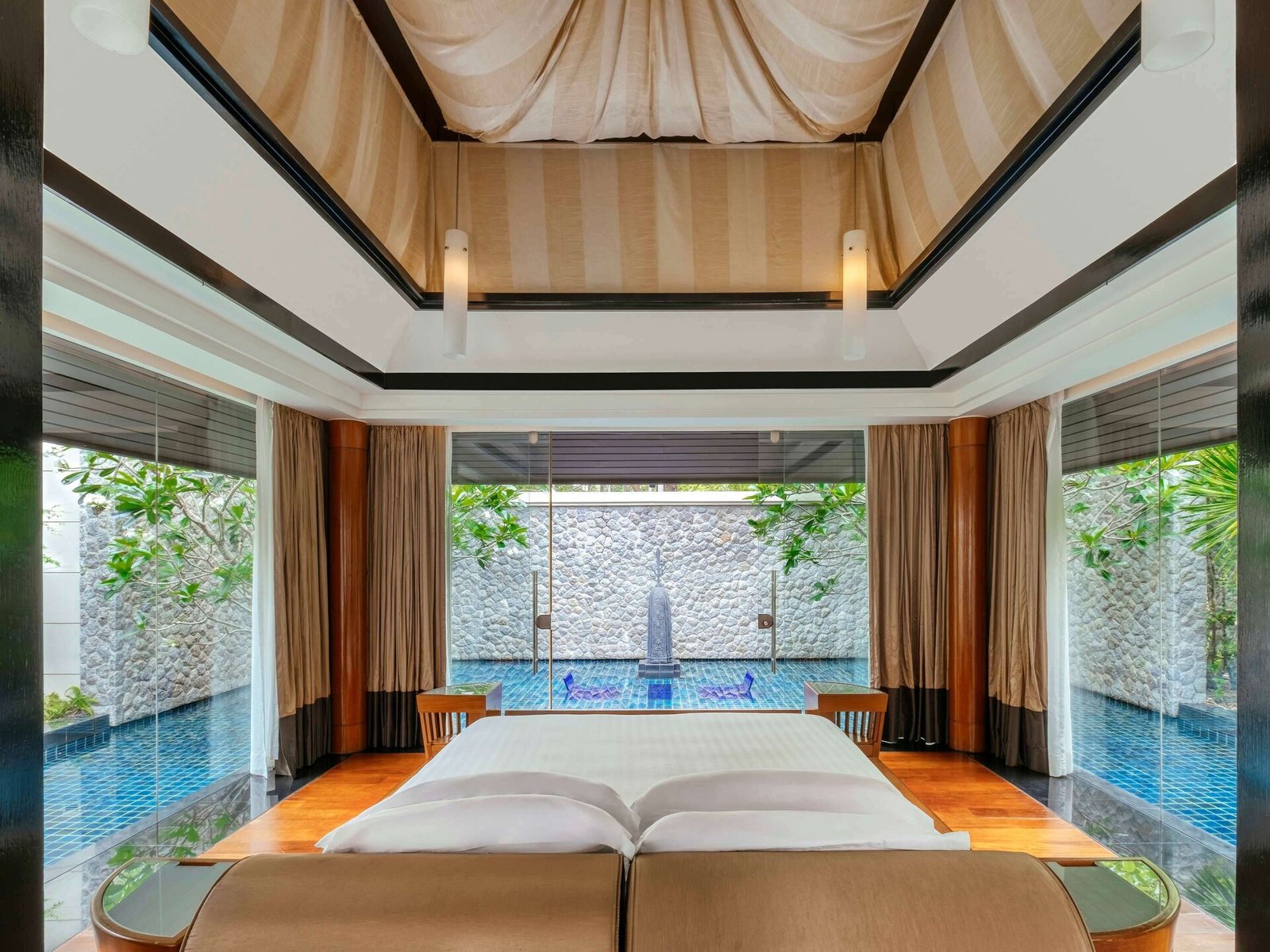Banyan Tree Phuket — vibe