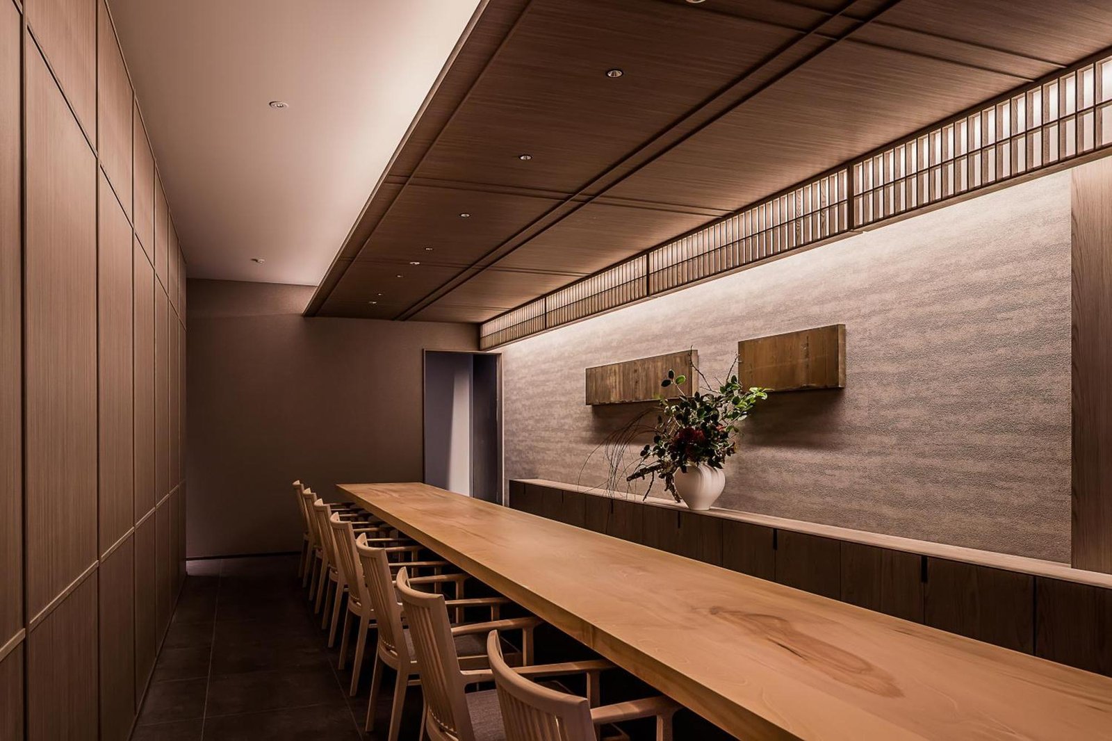 MUWA Niseko, at the table