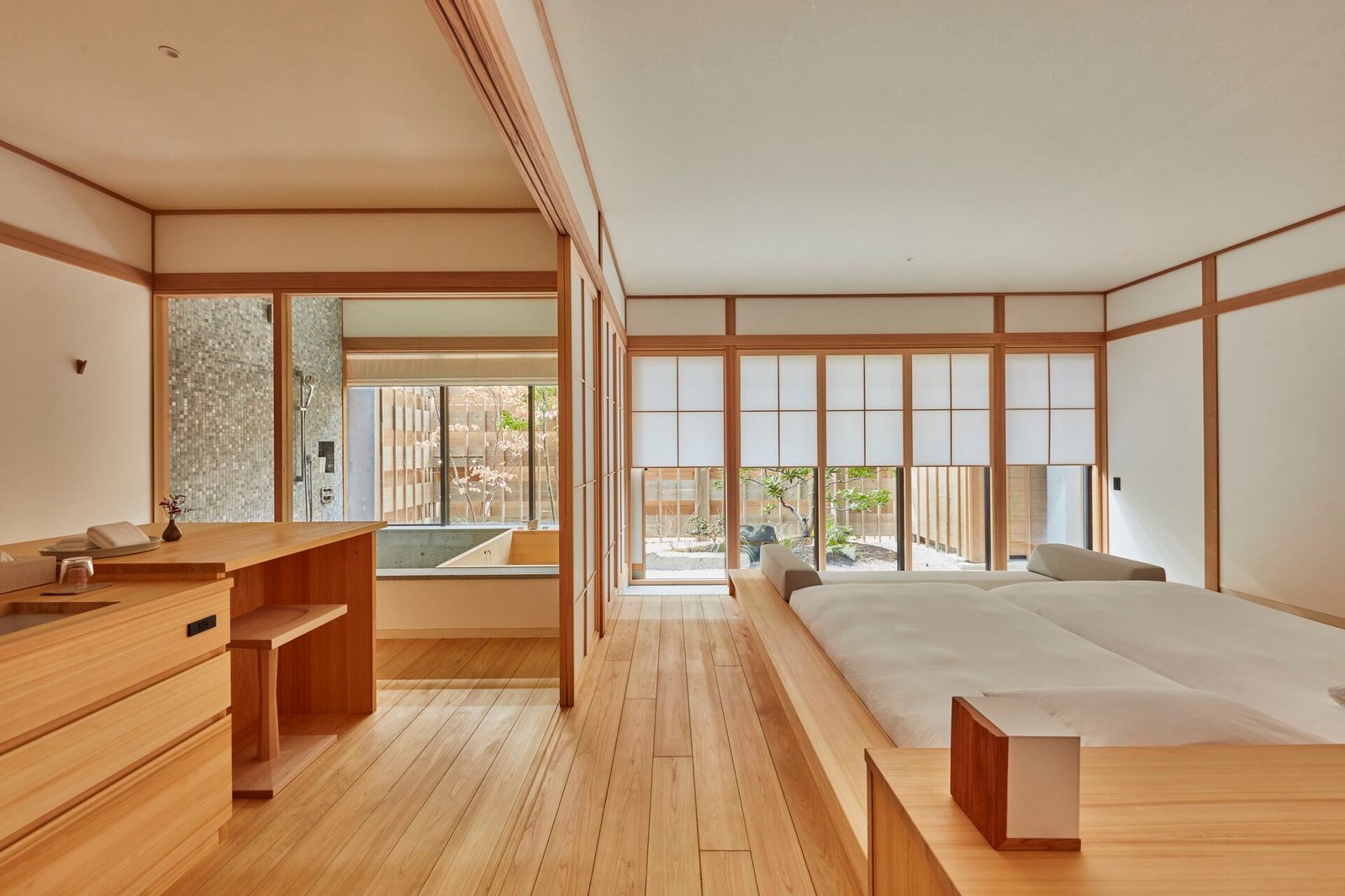 Azumi Setoda, rooms