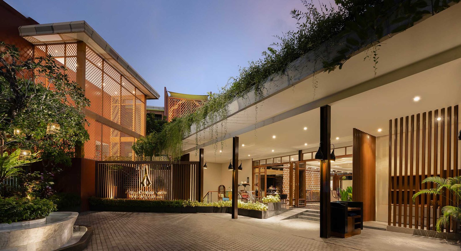 Avista Grande Phuket Karon — vibe