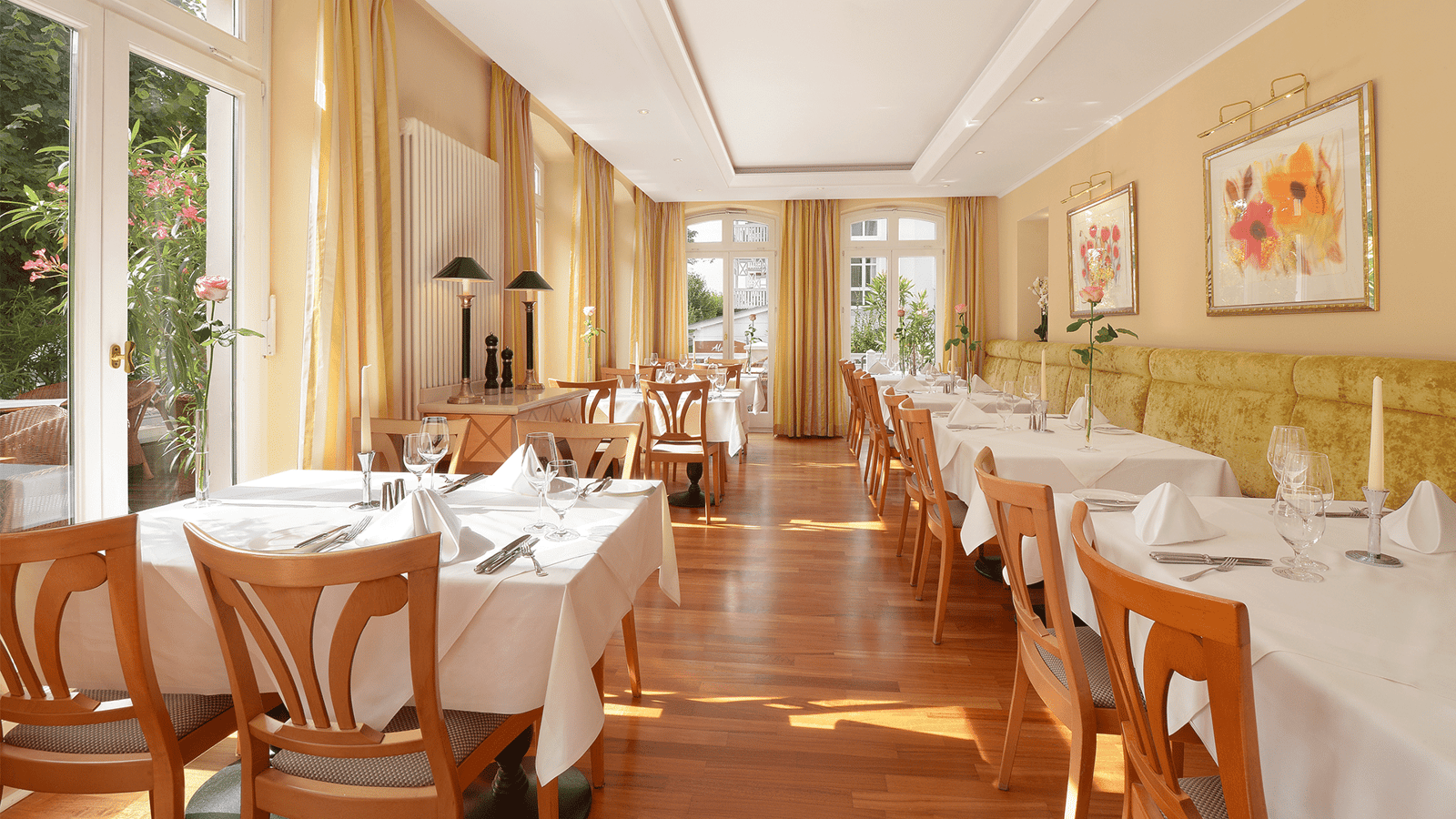 Roewers Privathotel & Spa, at the table