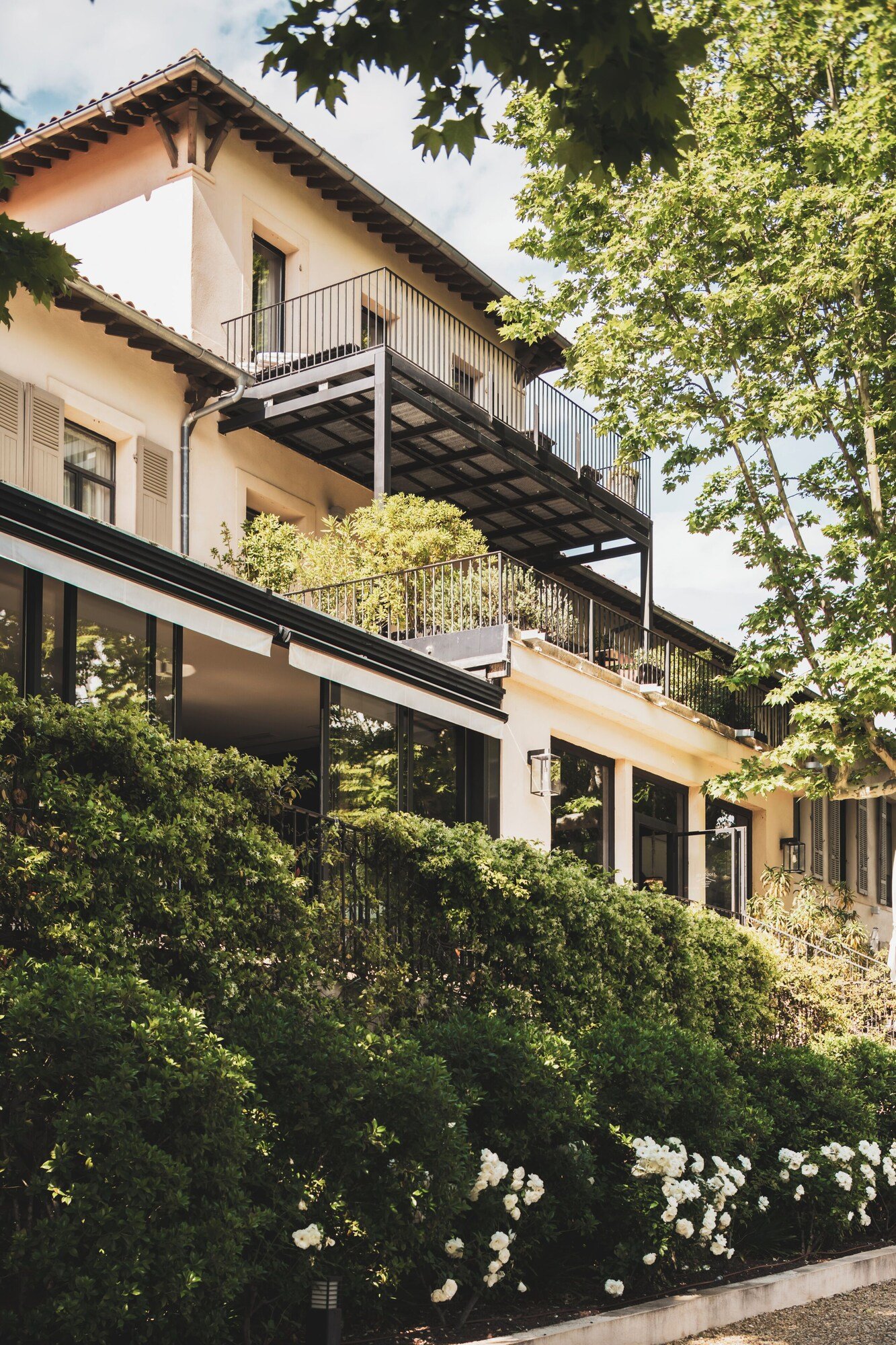 Les Lodges Sainte-Victoire Hotel & Spa, backstory