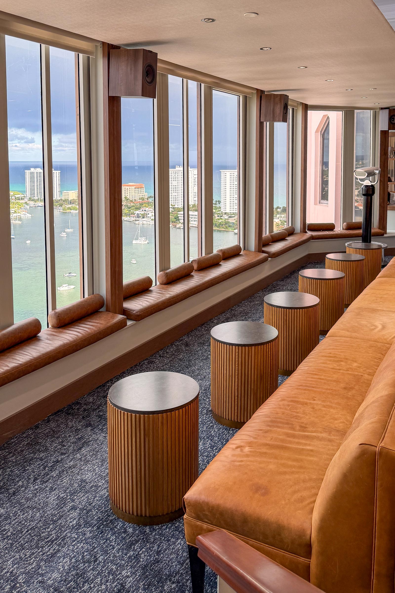 Tower at The Boca Raton, vibe