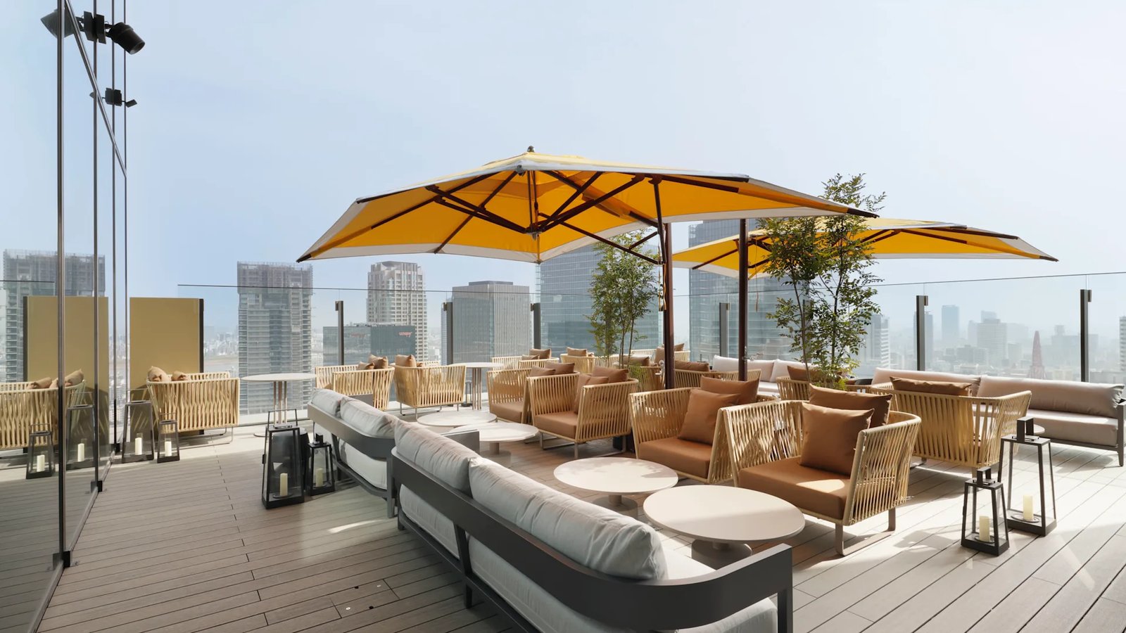 Waldorf Astoria Osaka, vibe