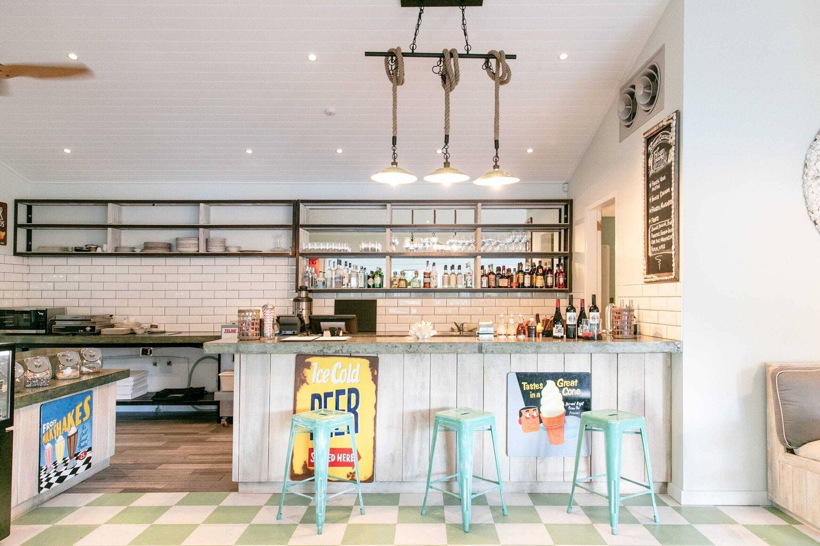 Kokomo Private Island Resort, eat & drink