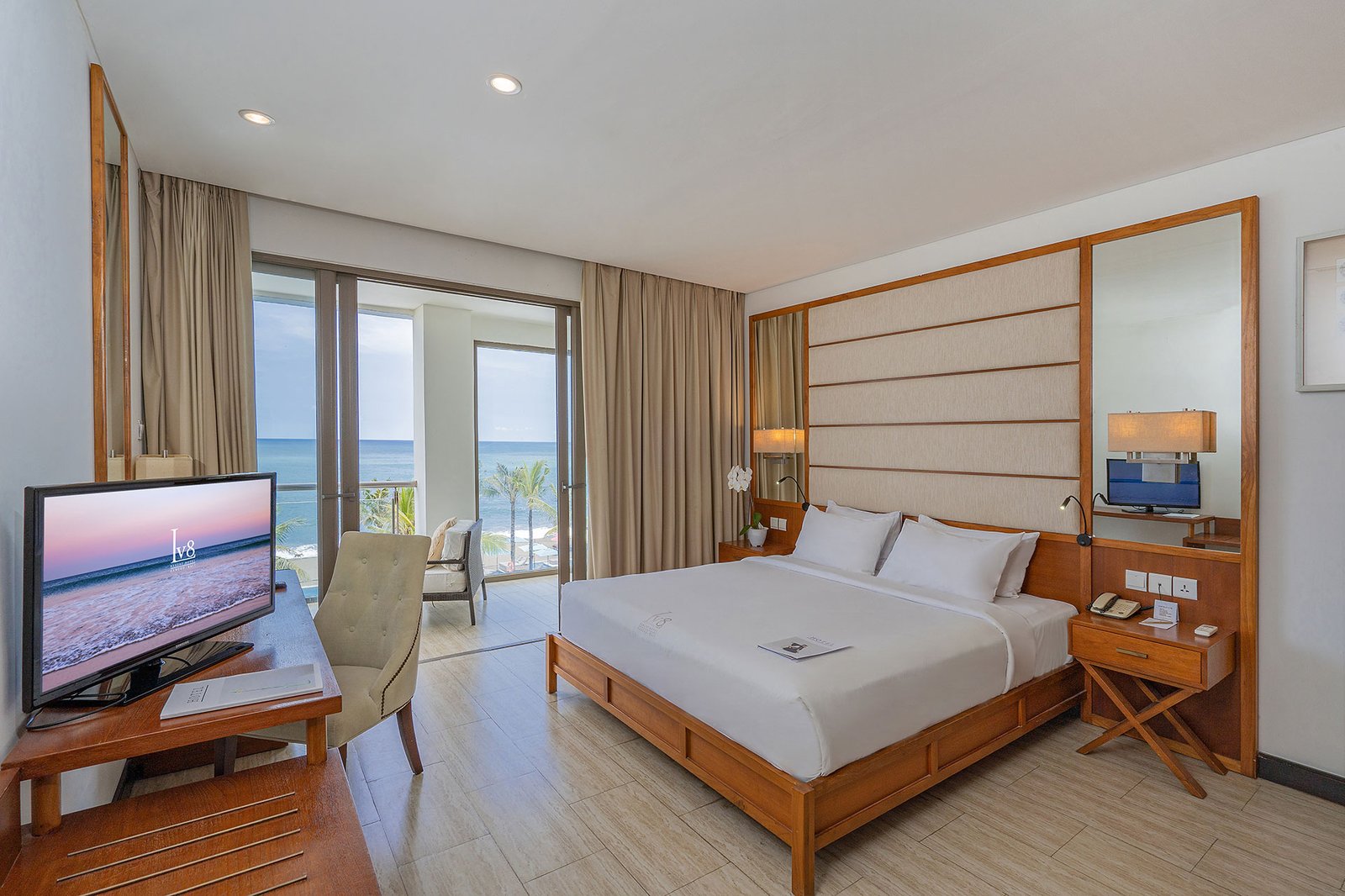 Lv8 Resort Hotel — vibe