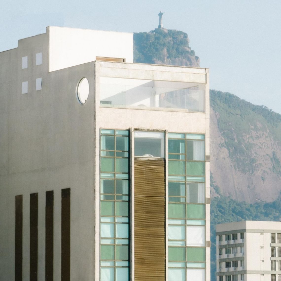 Janeiro Hotel, how it began