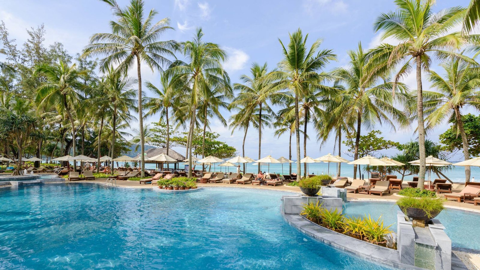 Dusit Thani Laguna Phuket — vibe