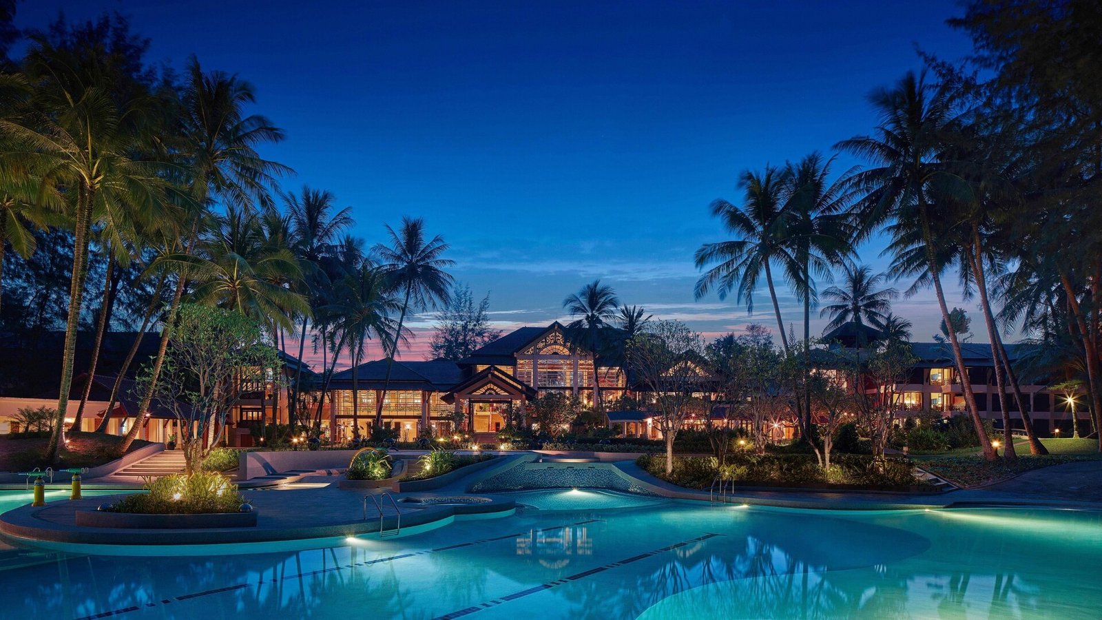 Dusit Thani Laguna Phuket, the pool