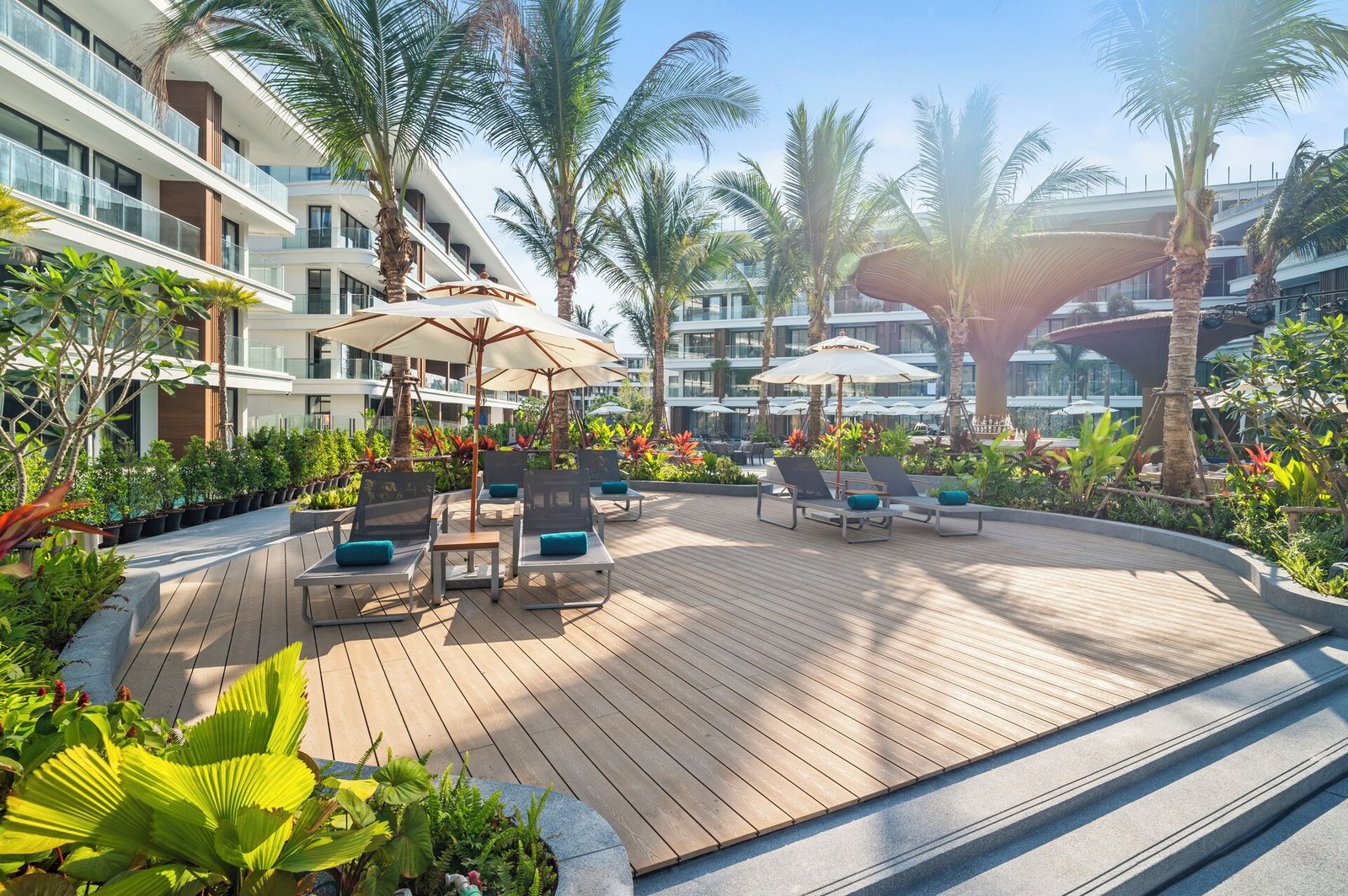 Kora Beach Resort — vibe