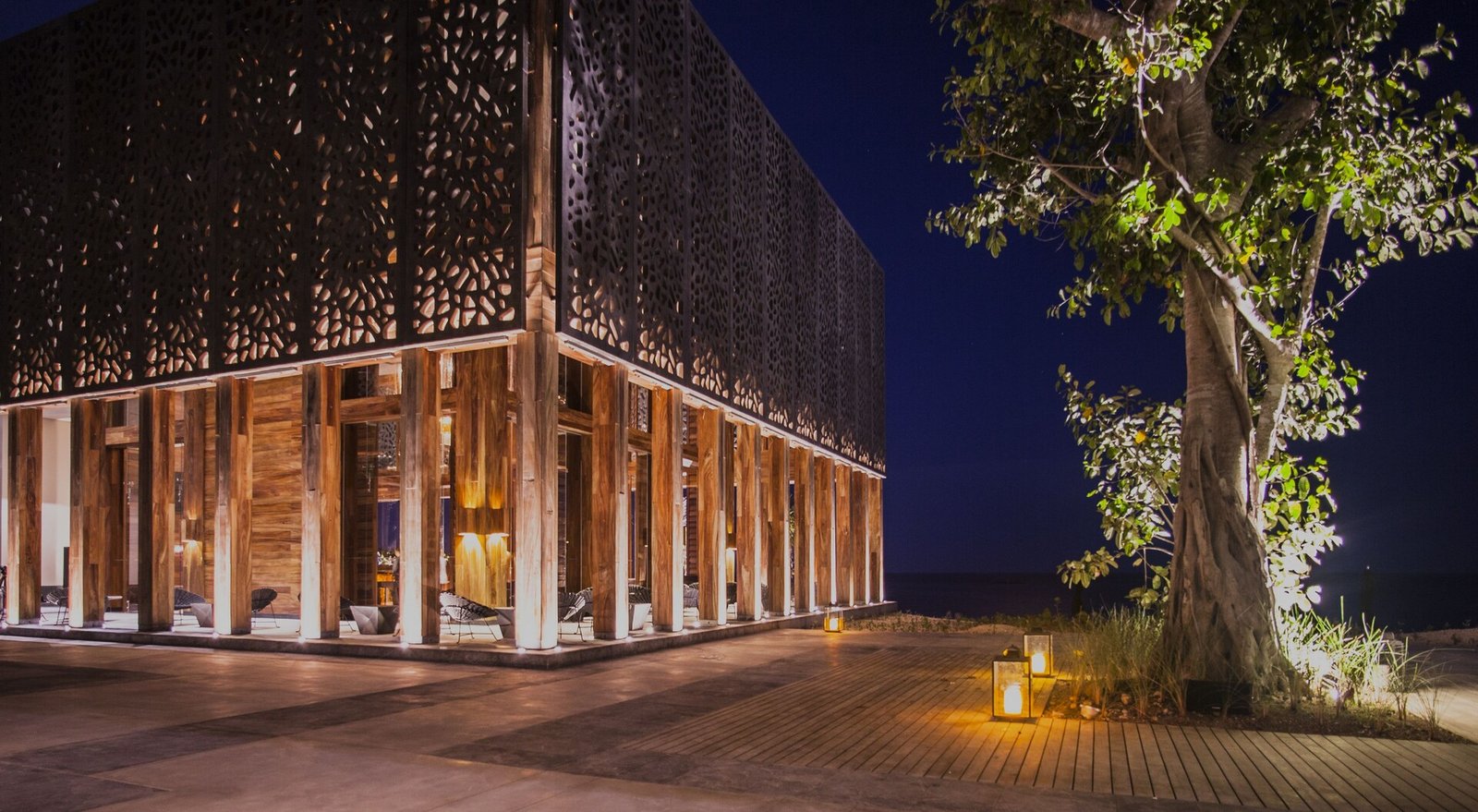 NIZUC Resort & Spa, backstory