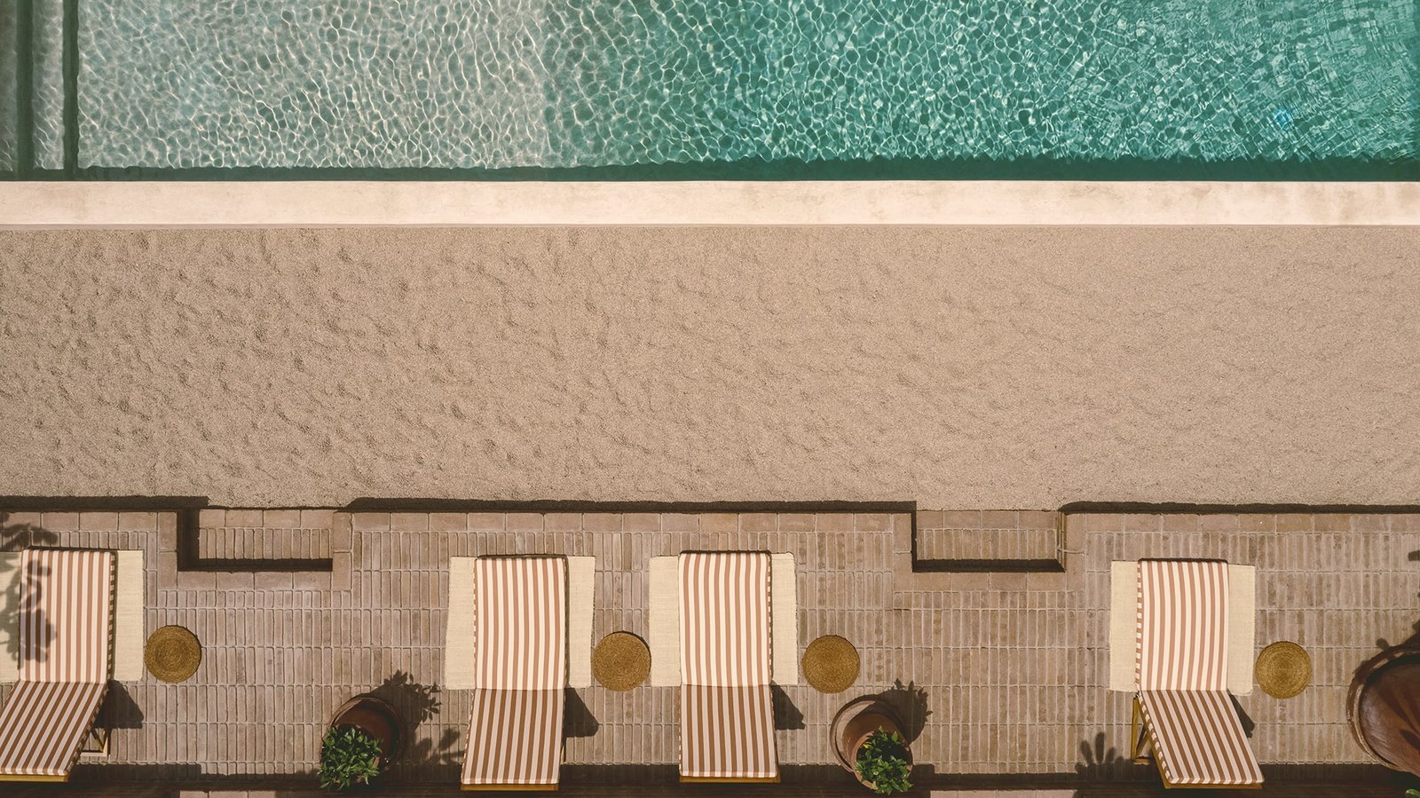 Baja Club, the pool
