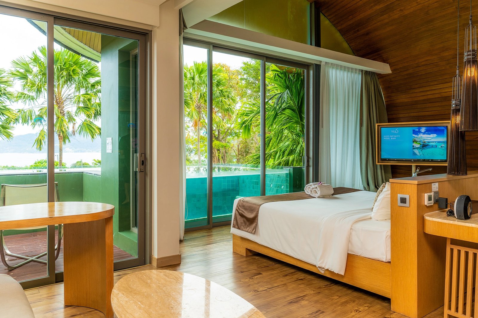 Crest Resort and Pool Villas — rooms