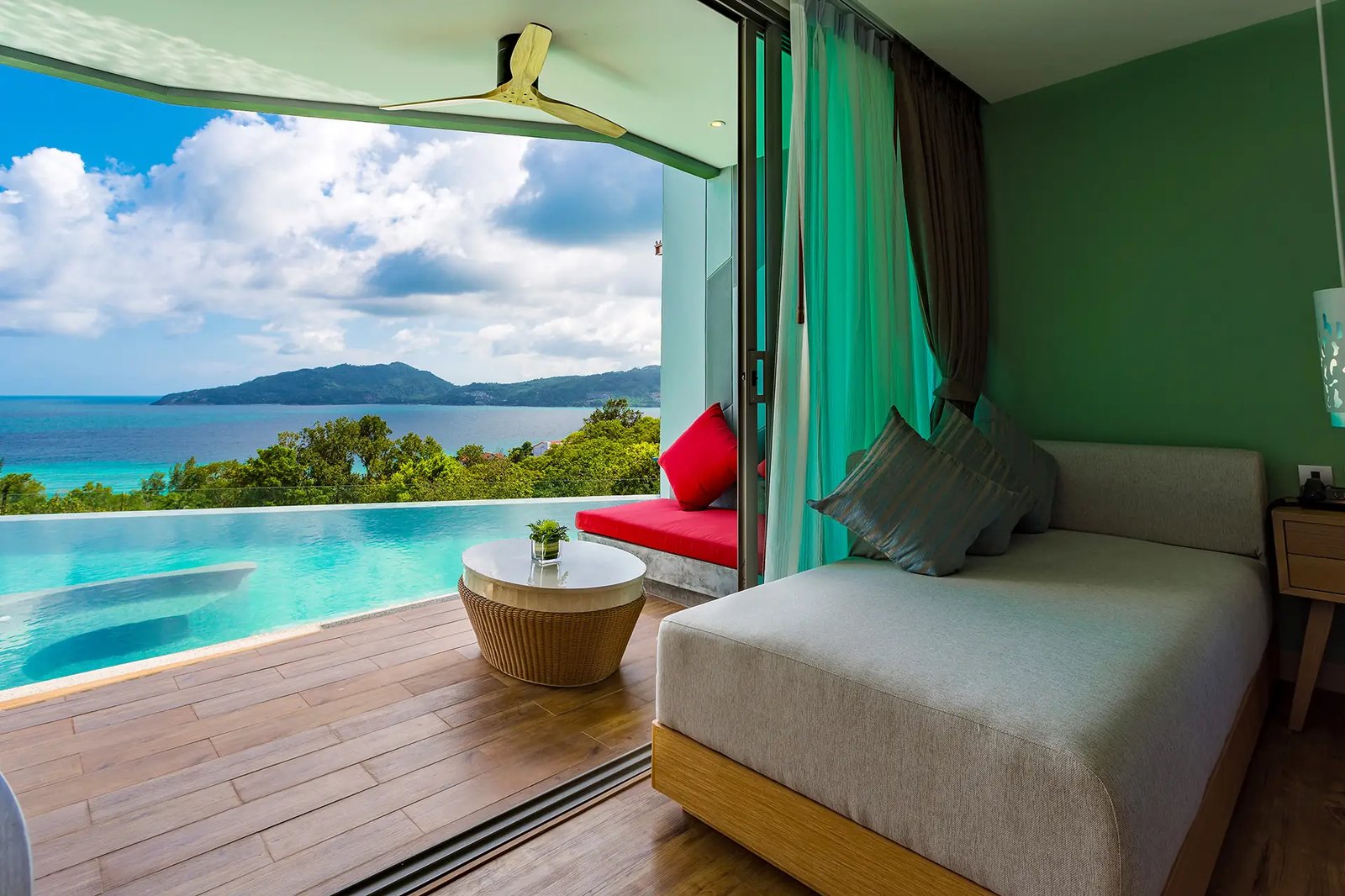Crest Resort and Pool Villas