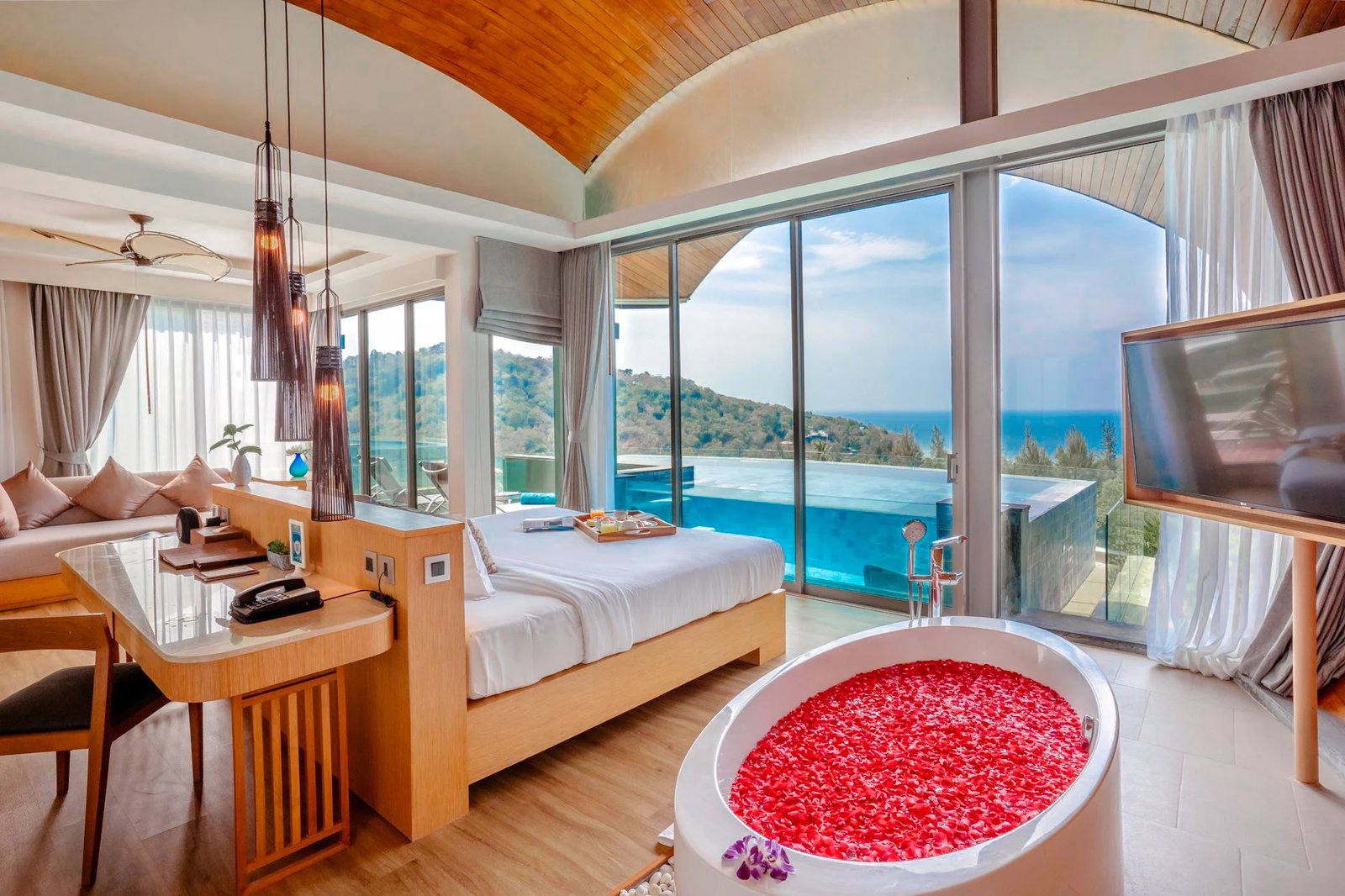 Crest Resort and Pool Villas, rooms