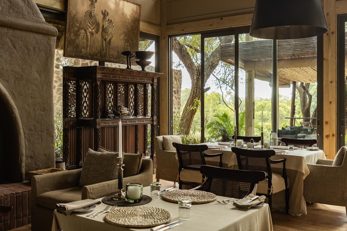 Singita Ebony, at the table