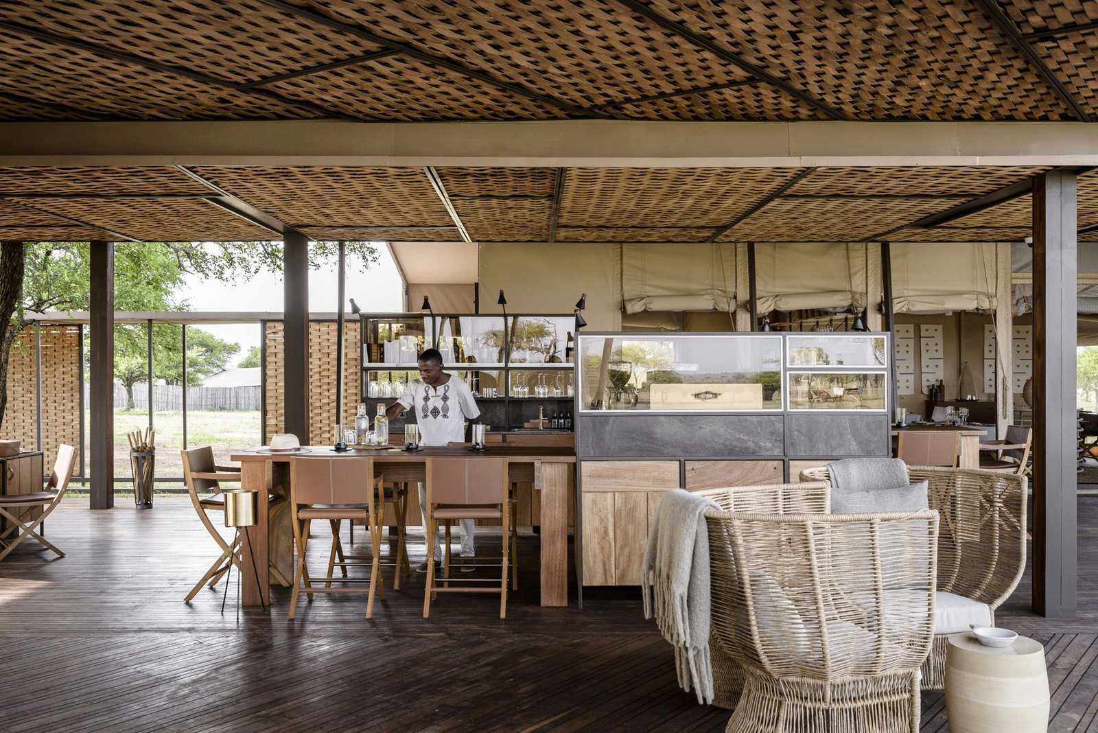 Singita Sabora, at the table